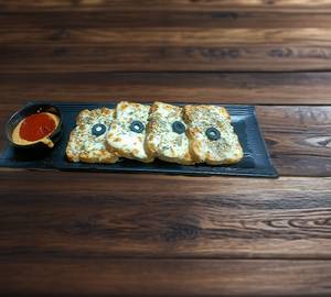 Veg garlic cheese bread