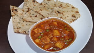 Matar Paneer With 4 Tawa Butter Roti