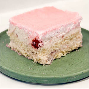 Strawberry Cheesecake Icecream Pastry