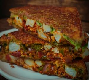 Tandoori sauce paneer sandwich