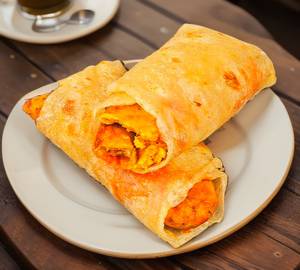 Egg Schezwan Frankie