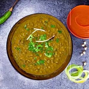 Maach-er Matha Moog Dal