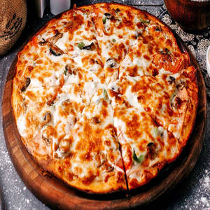 Medium Chicken Tikka Pizza