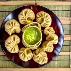 Sesame tossed paneer momo