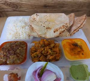 Plain Jain Lunch Thali  (Desi Ghee & Sesame Oil (Til Ka Tel) &)