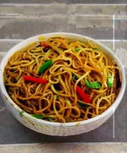 Egg hakka noodles