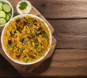 Mushroom Biryani 650Ml With (Raita and Salan)