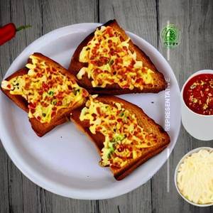 Onion capsicum chilli cheese toast