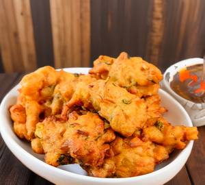 Pyaj Pakoda 8 pieces