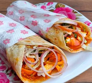 Single Peri peri paneer roll