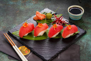 Tuna Nigiri