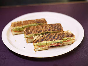 Veg Cheese Masala Grilled Jumbo Bread