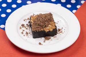 Biscoff Brownie With Cookie Crumble
