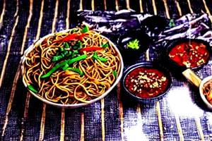 Chicken Singapore Hakka Noodles