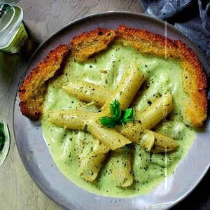 Farfel In Pesto Sauce