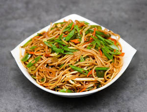 Veg Hakka Noodle