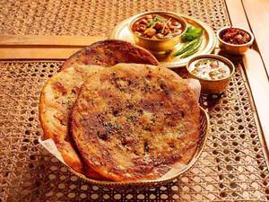 Aloo Pyaaz Kulcha [2 Pieces]