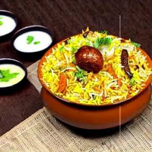 Dawat E Shan Veg Hyderabadi Dum Biryani Serves