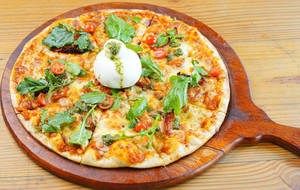 Basil & Burrata Bliss Pizza (new)