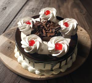 Eggless Black Forest Cake (500 gms)