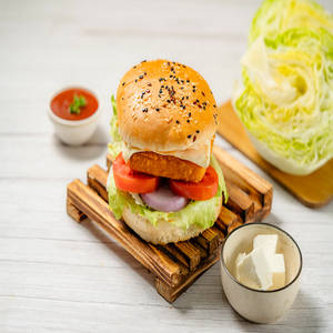 Paneer Tikki Bun Sandwich (Veg)