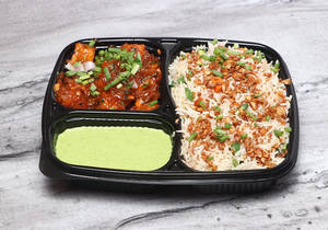 Burnt Garlic Fried Rice With Paneer Manchurian