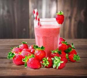 Strawberry lassi