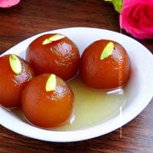 Desi Ghee Lamba Pista Gulab Jamun