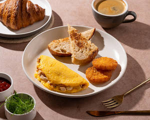Grilled Chicken And Brie Omelette