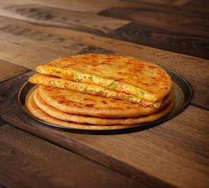 Aloo onion paneer tawa parantha (REFINED OIL)