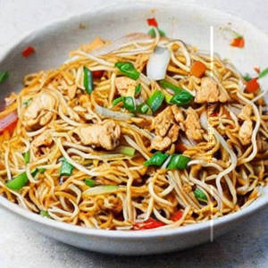 Chicken Chilli Garlic Hakka Noodles