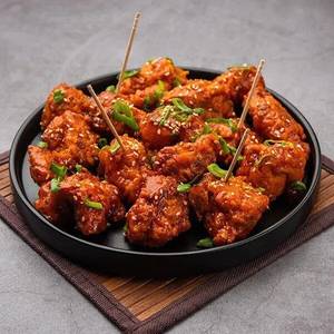 Boneless chilli chicken [8 piece]