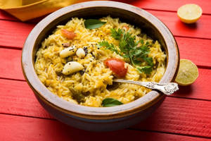 Dal Khichdi With Raita, Pickle & Papad