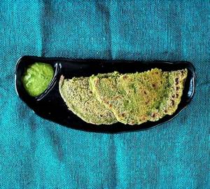 2 Rava Palak Chilla