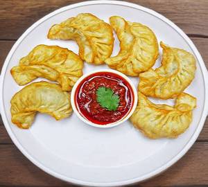 Fried momos [chicken]