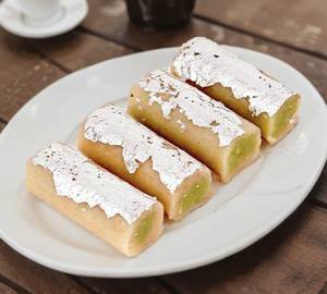 Kaju Pista Roll