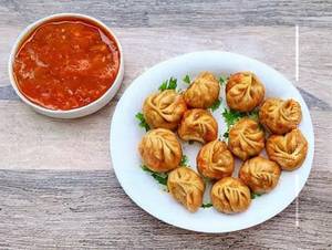 Veg schezwan momos