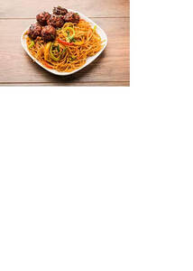 Veg Noodles With Manchurian
