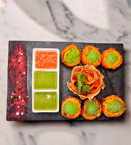 Aloo Nazakat With Bhuna Jeera Mint Foam (6 Pcs)
