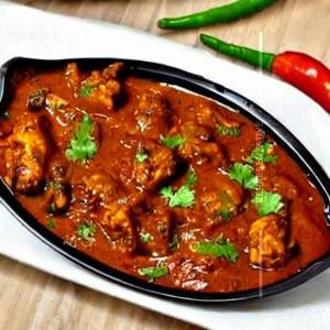 Chettinad chilli chicken gravy