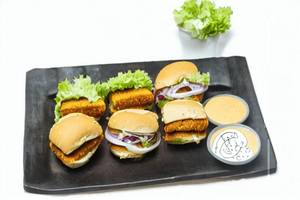 Paneer Tikka Burger