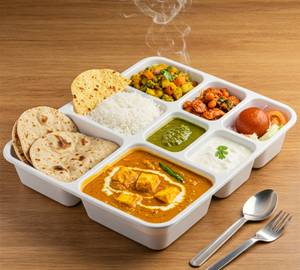 Deluxe Veg Thali (02 Roti, Rice, Paneer, Veg Sabji, Daal, Chutney, Pickle, Curd, Salad & 1 Rasgulla.