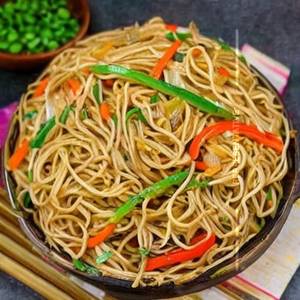 Veg hakka noodles