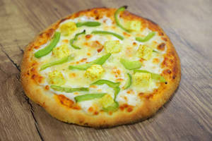 9 Makhani Paneer Pizza