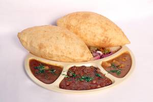Choley Bhature (2pcs)