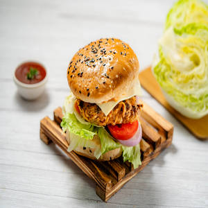 Peri Peri Fried Chicken Patty Bun Sandwich (Non-Veg)