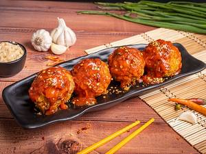 Exotic Veggie Dragon Momos