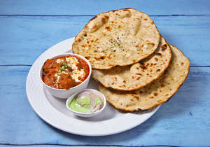 Gravy Chaap With 2 Roti