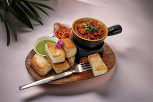 Keema Pao (6 Pcs )