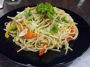 Hakka Noodles (Veg)